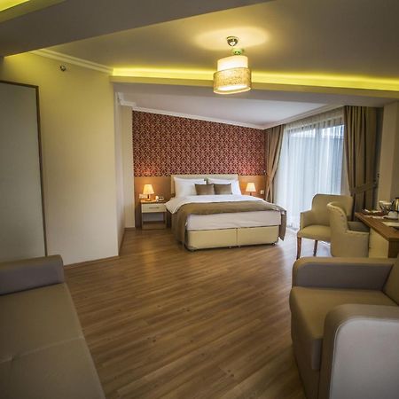 Park Square Hotel Трабзон Екстериор снимка